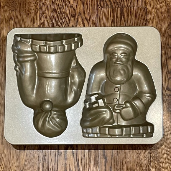 Williams Sonoma Santa Claus Cake Pan - Picture 3 of 9